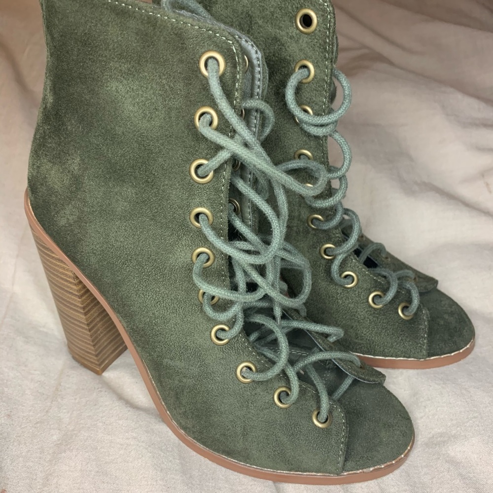 Olive Heels!!